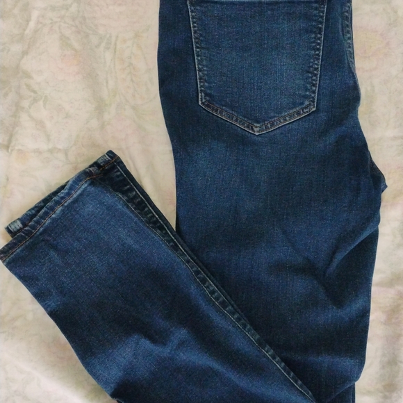 Madewell Blue Straight Leg 10" Highrise Jeans with Classic Indigo Tone - Picture 2 of 10